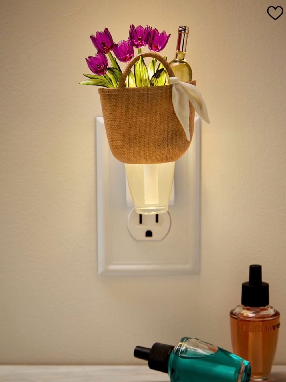 Bath & Body Works Market Tote Scent
Control Nightlight Wallflower Fragrance Plug